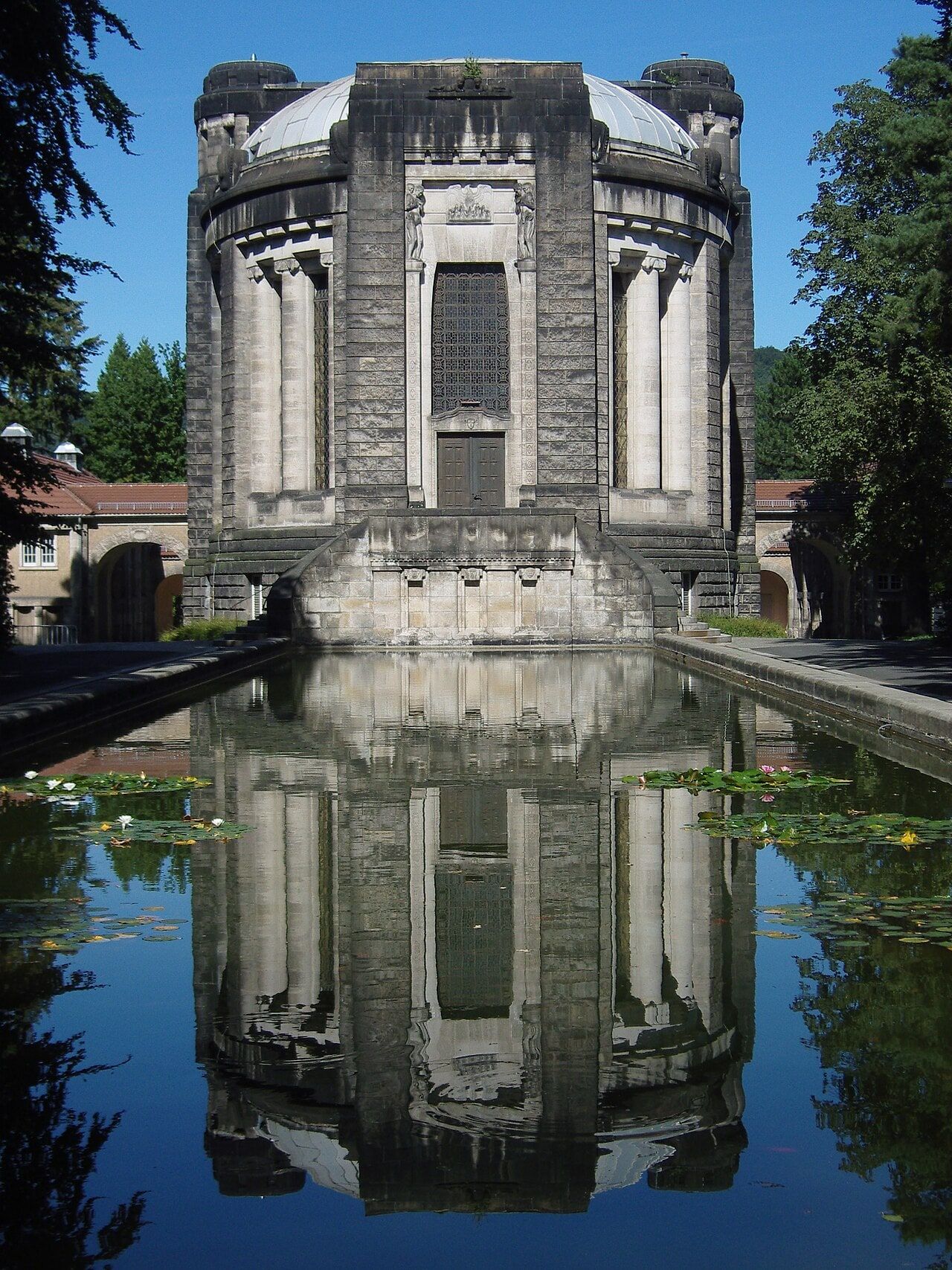 Historisches Krematorium Tolkewitz auf Urnenhain Tolkewitz